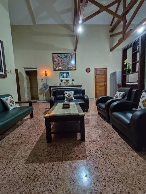 Niki Mawon Homestay Kejayan Εξωτερικό φωτογραφία